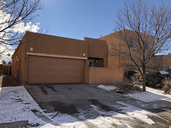 2nd image of 18 Sunset Canyon Ln
