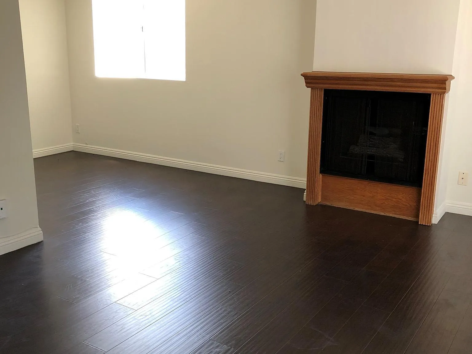 13719 Oxnard St. — Photo 2