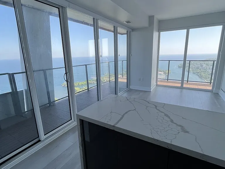 30 Shore Breeze Dr #4910 — Photo 5