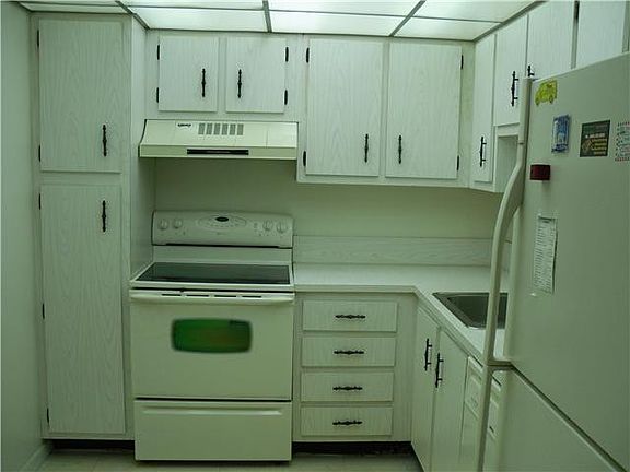 2nd image of 1200 Saint Charles Place #PH21