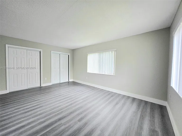 335 SW 20th St #6 — Photo 9