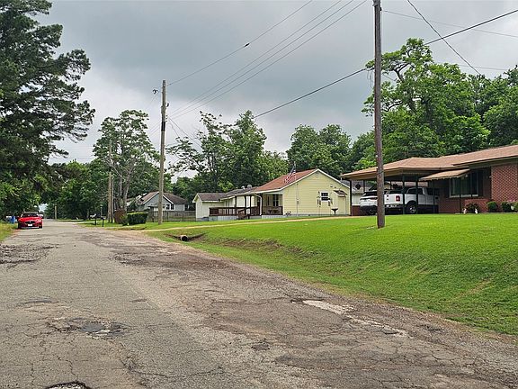 4th image of 618 N Oleander St