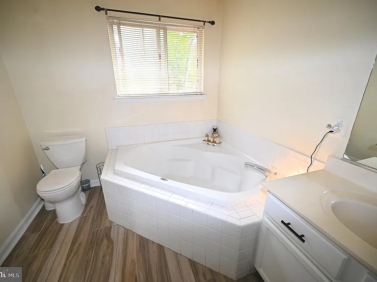 9172 Granite Ct — Photo 29