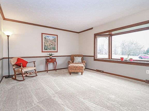5th image of 8330 Stoney Brook Dr