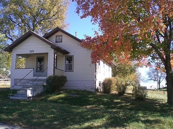 2nd image of 713 S 10th St