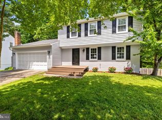 7945 Freehollow Dr, Falls Church, VA 22042