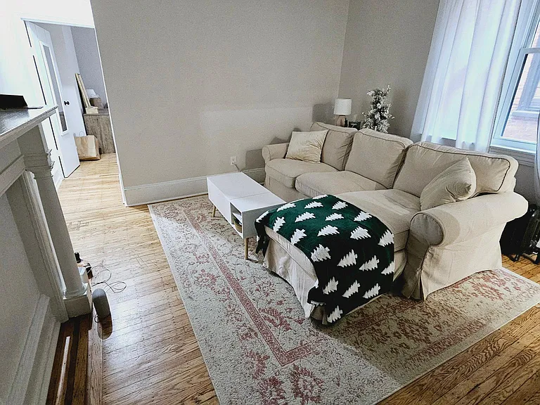 2025 Pine St #1B — Photo 1