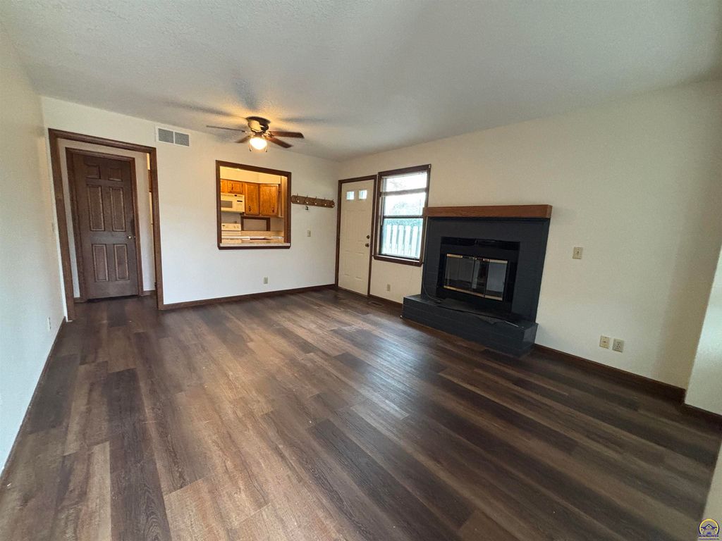2207 W 23rd Ave, Emporia, KS - View 6