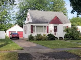 102 Main St, Essexville, MI
