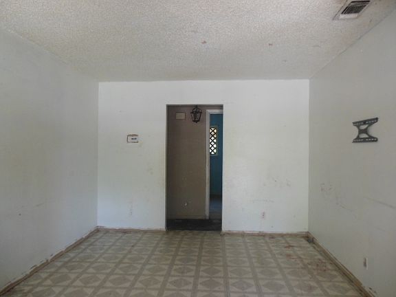 2nd image of 5922 Seacroft Dr