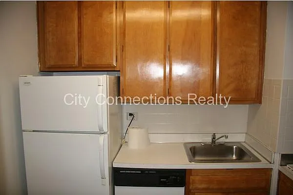 Rented by City Connections Realty | media 16