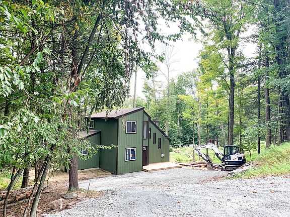 4th image of 1127 Commanche Cir