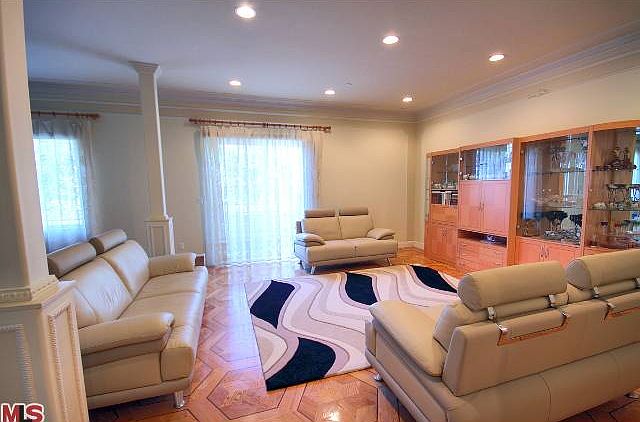 1st image of 14315 Magnolia Blvd #103