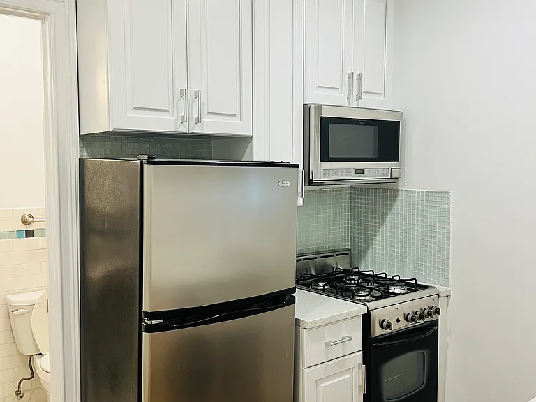 10 Morton St #2D — Photo 4