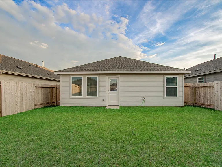 25364 Carnation Ct — Photo 24