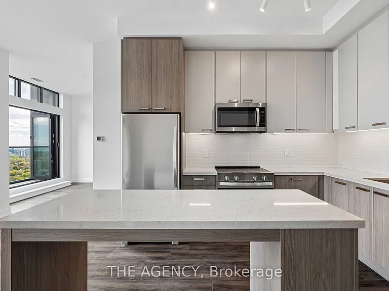 20 Soudan Ave #Penthouse 03 — Photo 11