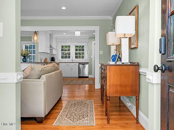 5th image of 1209 Alta Vista Lane