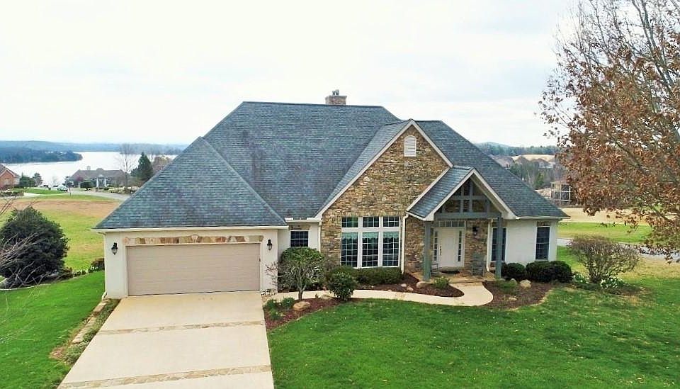 1st image of 200 Goldfinch Ln