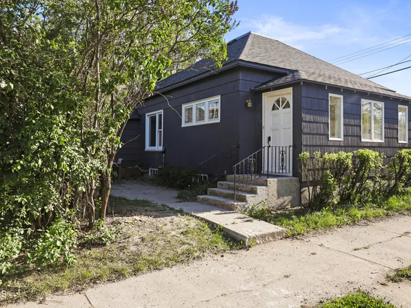 316 6th St E, Williston, ND 58801
