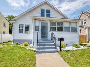 28 Merrimac Ave, Springfield, MA 01104