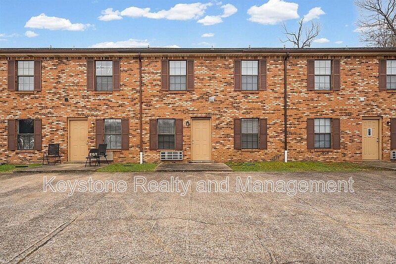 1st image of 704 Peachers Dr #F
