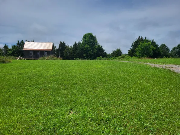 95 Oaks Dr, Russell Springs, KY 42642