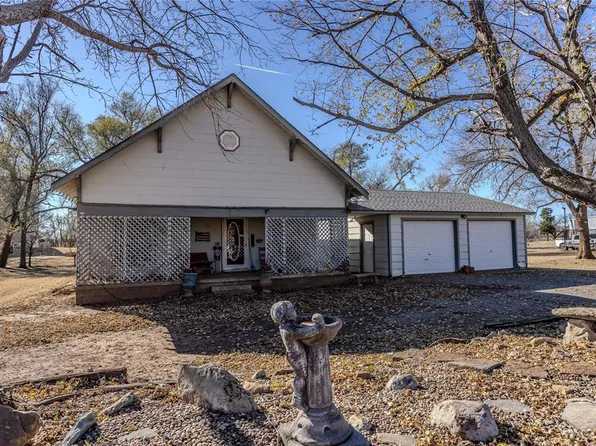 322 W 3rd St, Hydro, OK 73048