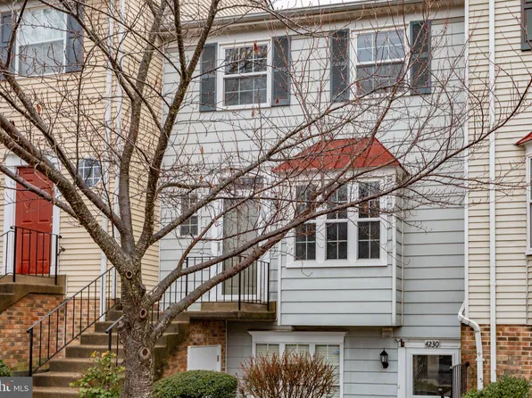 4232 Stockbridge Dr, Dumfries, VA 22025