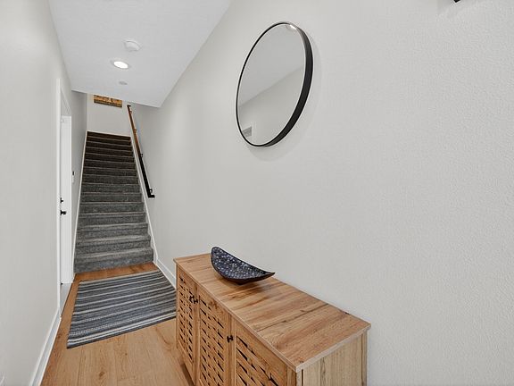 4th image of 550 Indianola Rd #7