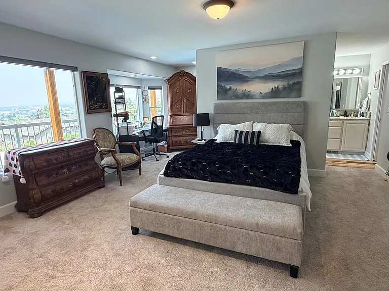 2637 Afton Pl NE — Photo 9