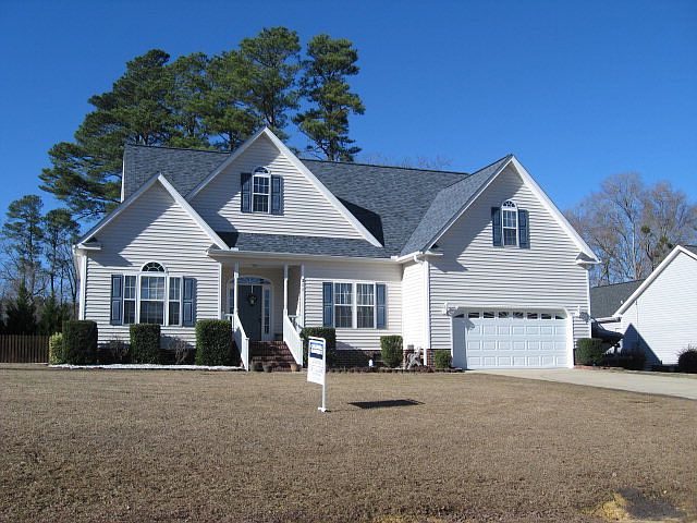 1st image of 211 N Woodridge Dr
