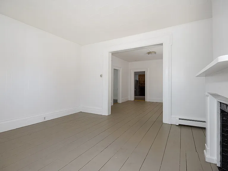 29 Delano St #1 — Photo 3