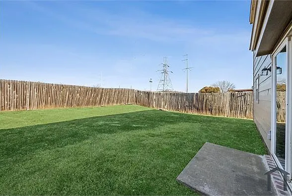 217 Amber Ridge Dr — Photo 16