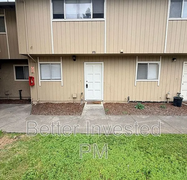 976 Marlene St — Photo 1