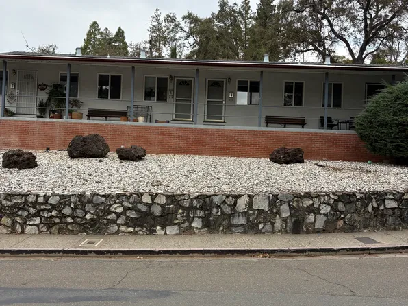 427 Finley St APT 3, Auburn, CA 95603