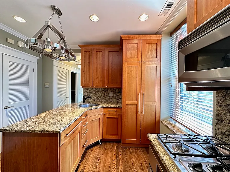 3614 N Bosworth Ave #F3 — Photo 5
