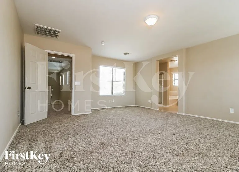 15427 W Canterbury Dr — Photo 9