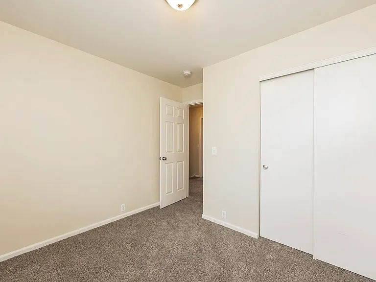 602 NE Housley Ave #4 — Photo 3