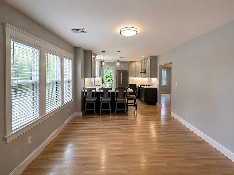 46 Garrison Ave — Photo 2