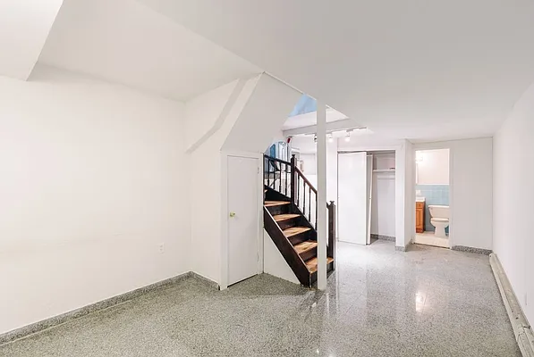 Rented by Sky Management | media 28