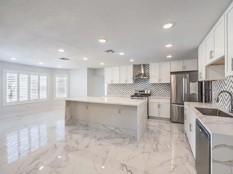 3743 Lone Mesa Dr — Photo 9