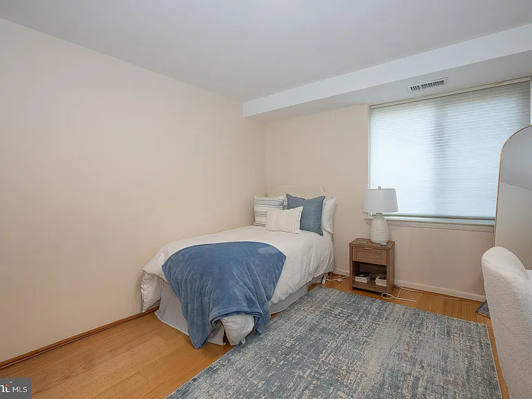 1637 Oakwood Dr #S122 — Photo 18