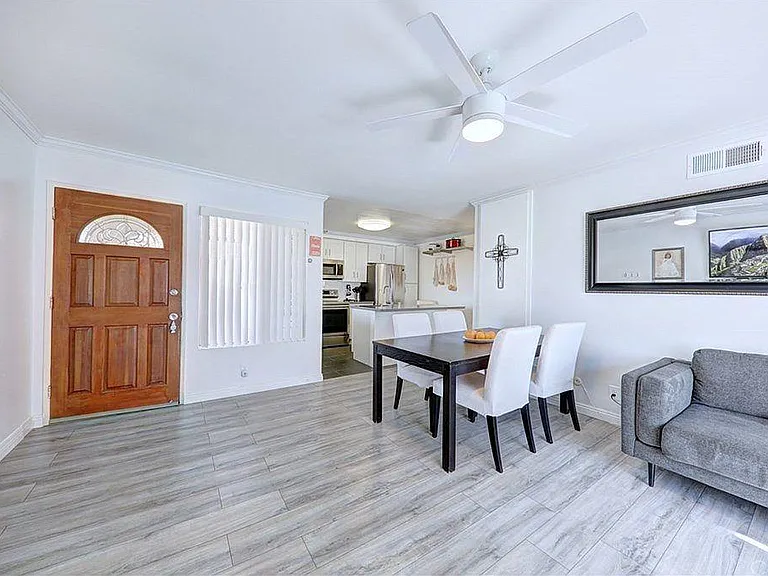 216 N Alhambra Ave — Photo 8
