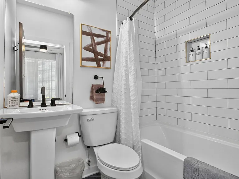 738 Douglas Ave #13 — Photo 22
