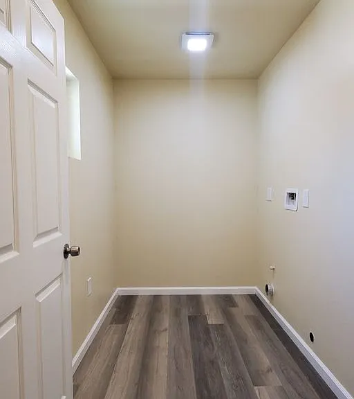 1390 Yale Pl — Photo 8