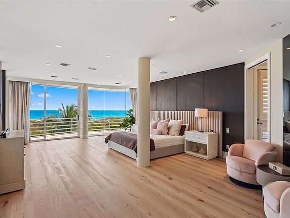 3rd image of 648 Beach Rd