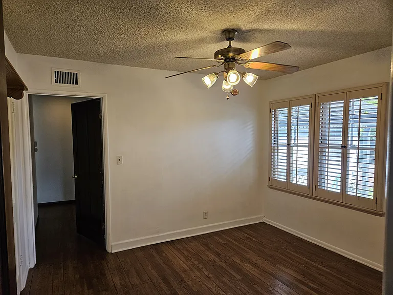 504 E Dalton Ave — Photo 19