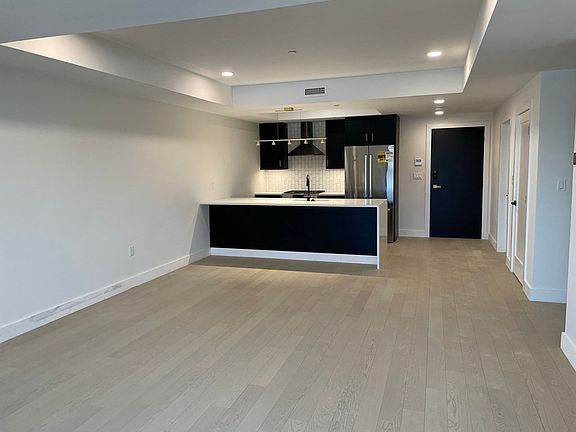 4th image of 395 Alewife Brook Pkwy #2E