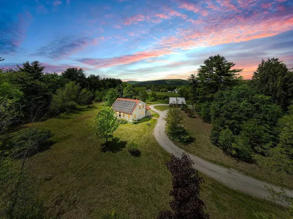 64 Pleasant View Road, Bradford, NH 03221