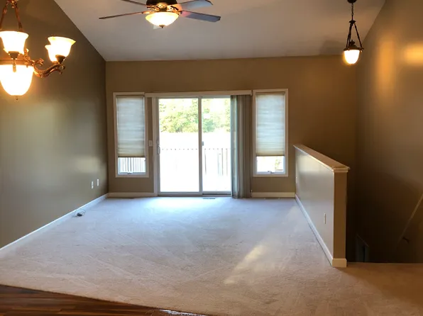 1594 Parker Dr, Wayland, MI 49348